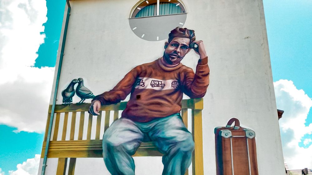 Grafitis „Laukiantis keleivis“
