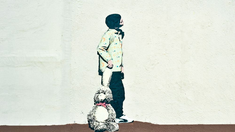 Grafitis "Laimingi vaikai = vaikai tarp mūsų"