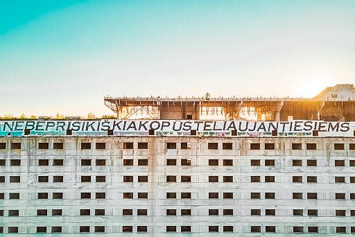 Gatvės menas “Nebeprisikiškiakopūsteliaujantiesiems”